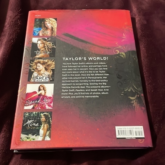 Taylor Swift Book - Picture 2 of 5